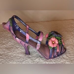 Willow Hall Miniature Floral Shoe. Petunia